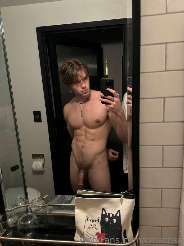 Just had some nice hotel sex 😎