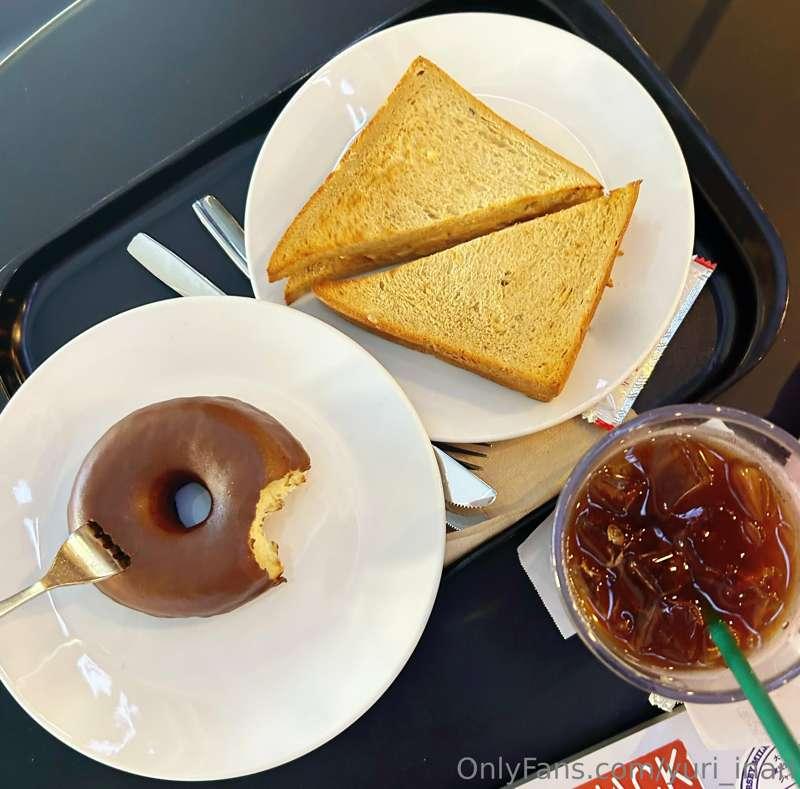 Chocolate donut 🍩 tuna sandwich 🥪
 iced Americano ☕️