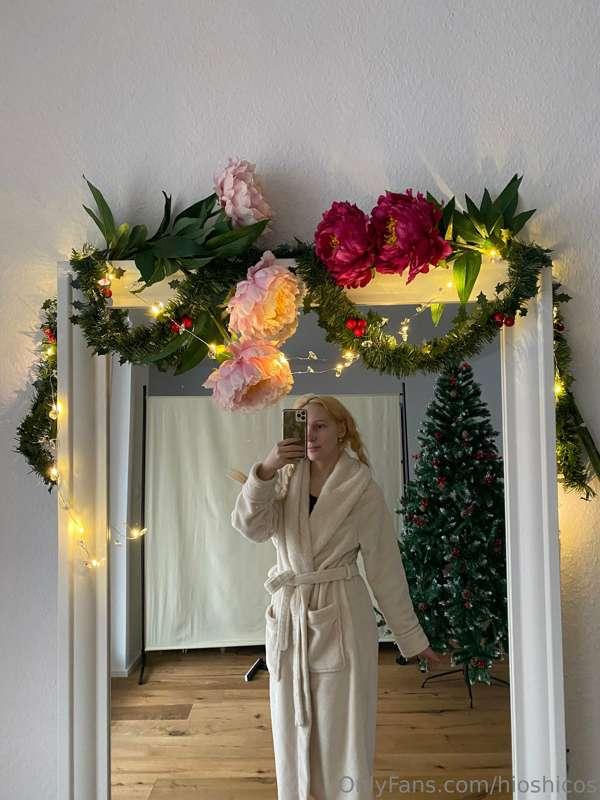 Continuing to decorate the house! How do you like this compo..