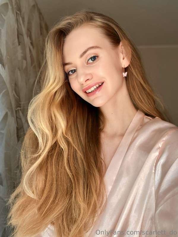 How do you like my earrings? 🦋🥰