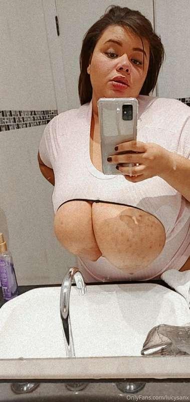 lucysanx image #0