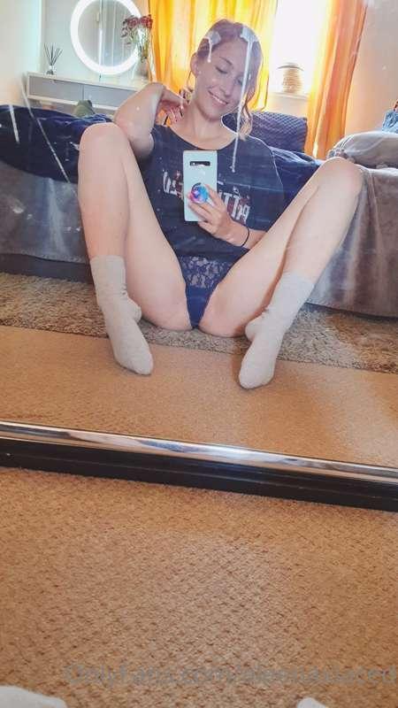 I swear I clean this mirror.. wtf is happening to it 😳