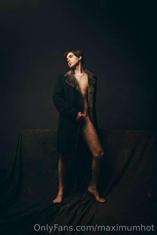 this is one of the bad photos, here my face looks very stran..