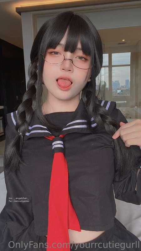 Saki Yoshida Seifuku ‘22 Photos and 3 video $40 by PPV