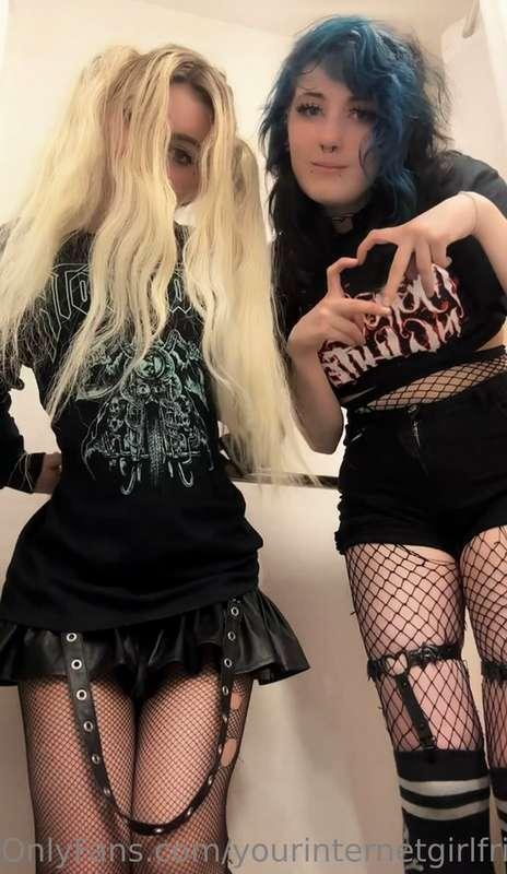Me and my friend made some sexy girl girl content for you xx..