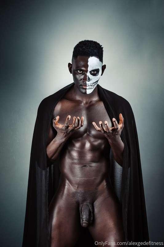 Give me your Ass 🎃🎃🎃 More Halloween photos going on Instagra..