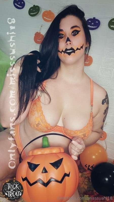 Happy halloween you all~♡ 🎃🧡🖤 

Esta calabacita se ha comido..