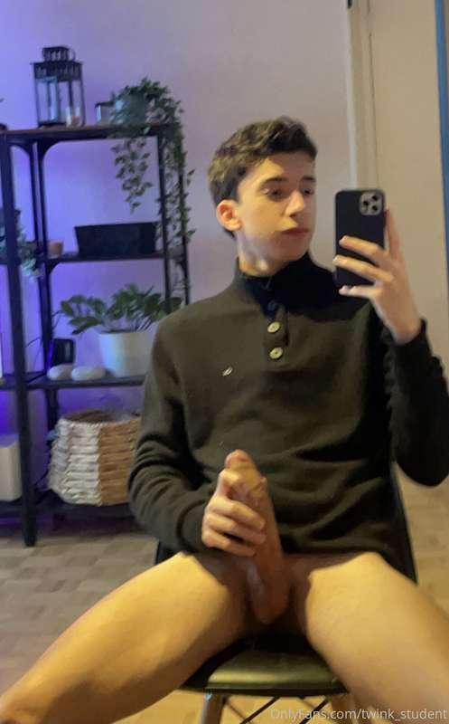 do you mind taking a seat?😏