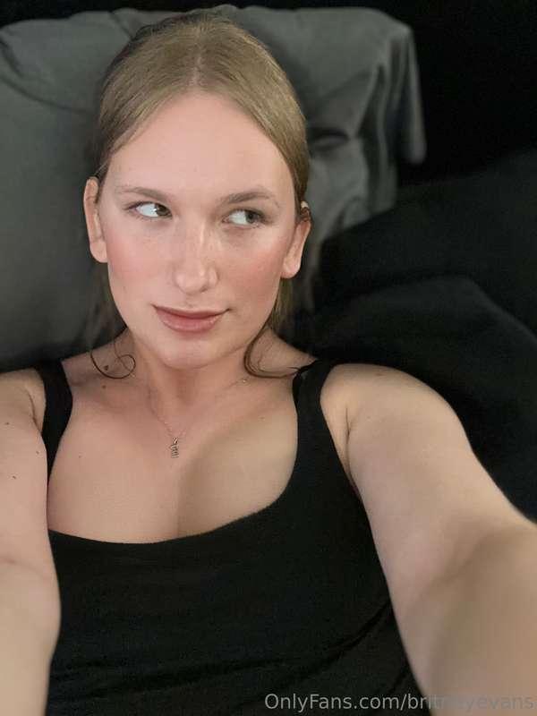 NEW -I convinced my Ex to fuck me raw and film it😳😈In this B..