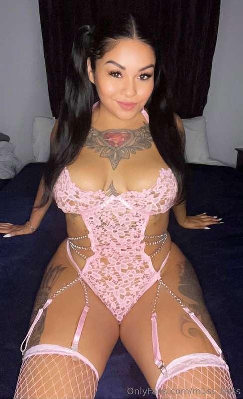 Happy MiLF Monday! 
Like this if I’m your favorite MILF 🥰