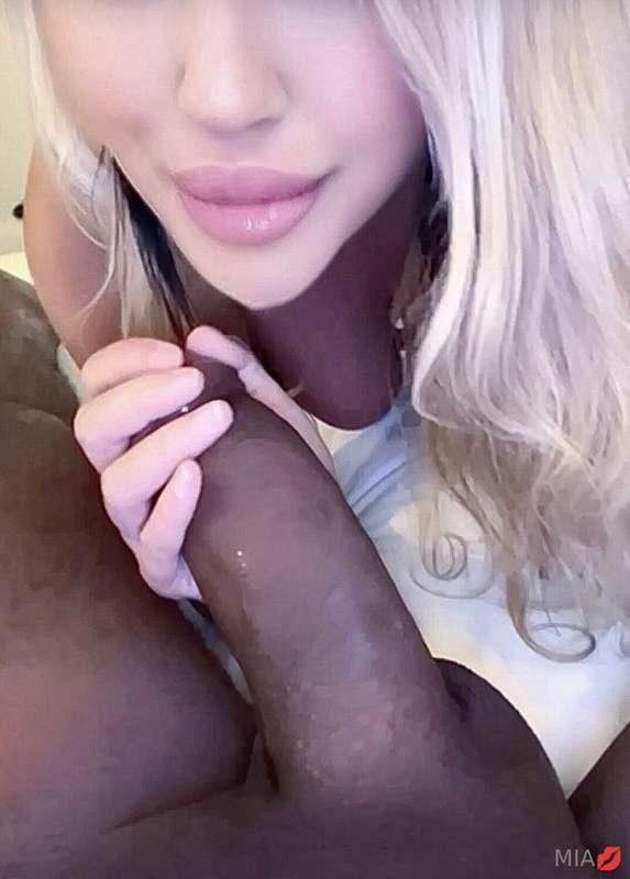 3 BLOW JOB VIDS WITH REAL DICKS sent IMMEDIATELY TO THE FIRS..