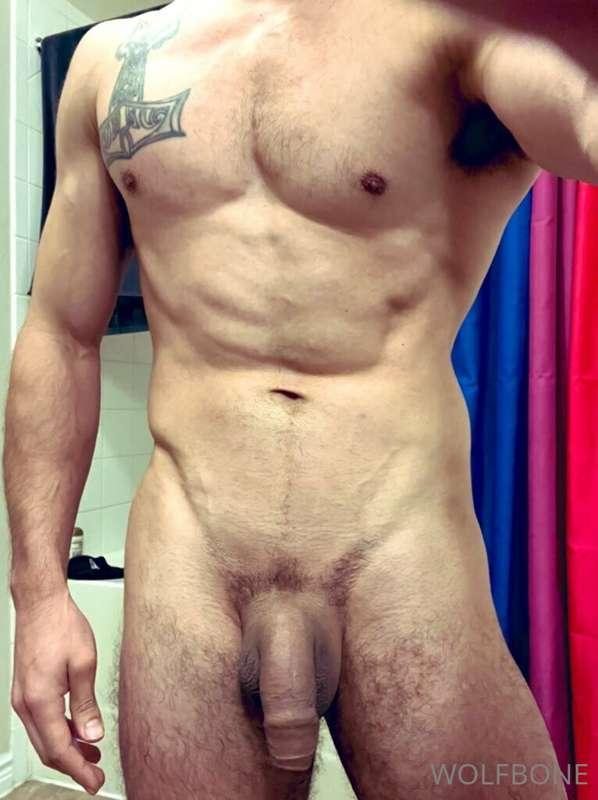 Shaved a pube crown on my junk! 🐺 👑