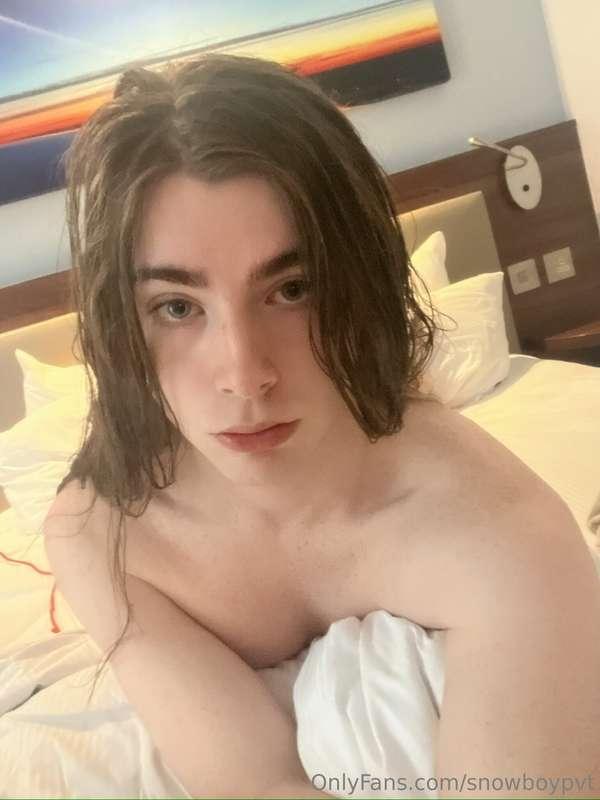 Who needs clothes anyway? 🤷‍♀️