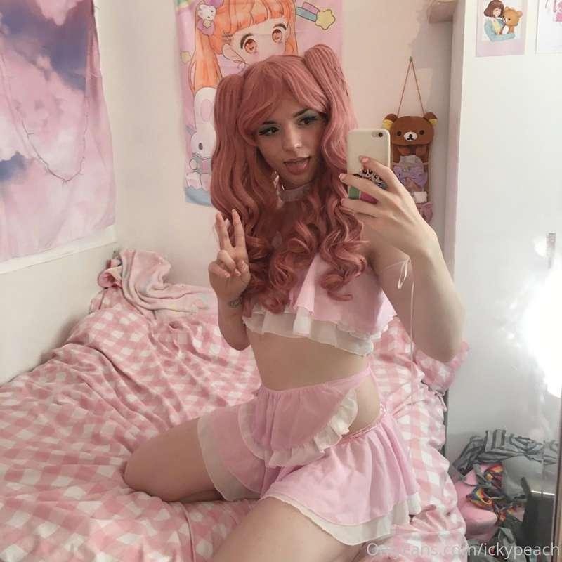 (´｡• ω •｡`) I got gifted this really awesome wig 💕☺️uwu and ..