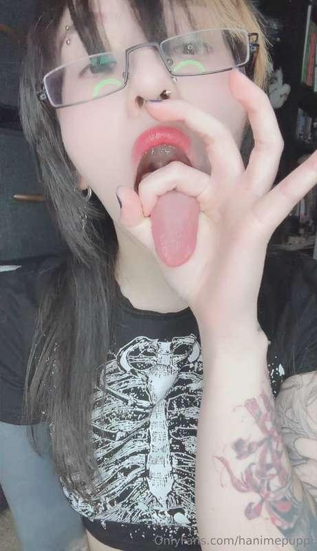 Let me jerk you off 🤍