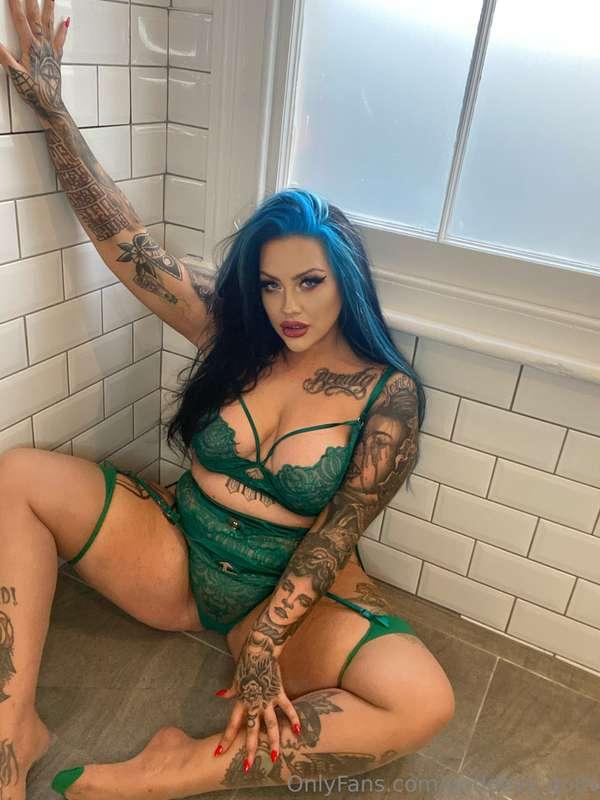 do you want to join me on the shower? DM Me!