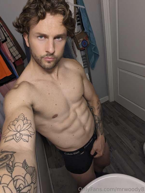 You joining me in the shower ? 🚿💦😜
