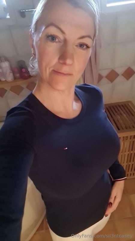 Godnat 😘😘 sov godt og søde drømme 😘😘😘😘Goodnight 😘😘 sleep wel..