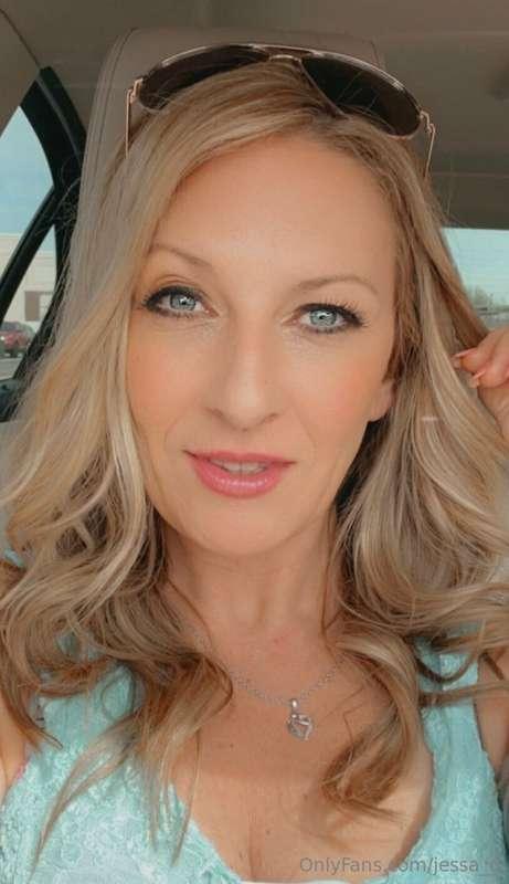 Happy Friday! Bout to make some visits to some contractors a..