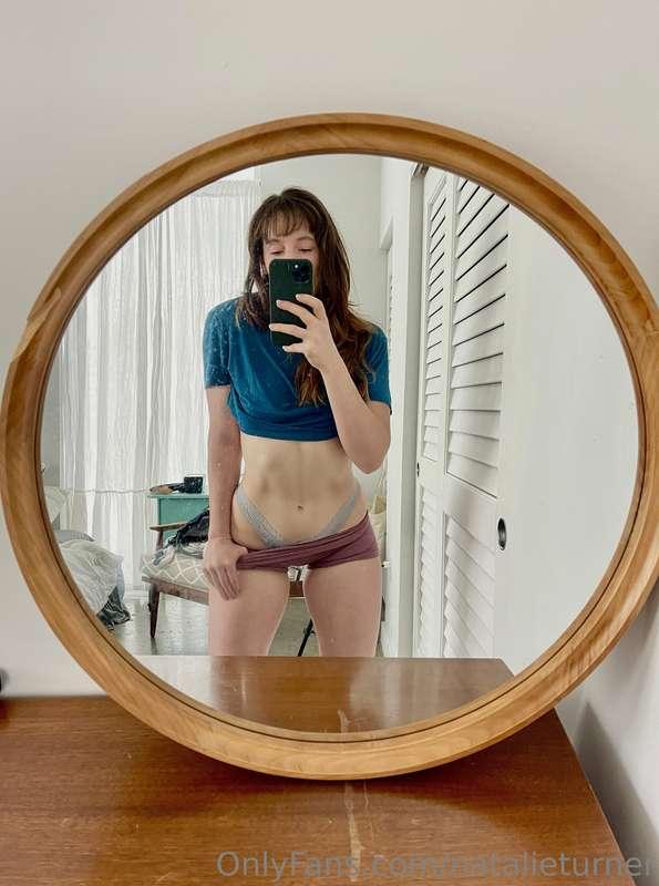 I love mirrors! 💋 Anyone else have a secret obsession? 🙈