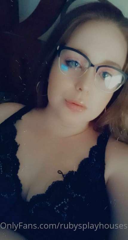 I feel like a sexy teacher with these glasses🤓