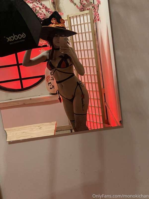 Megumin backestage pics!