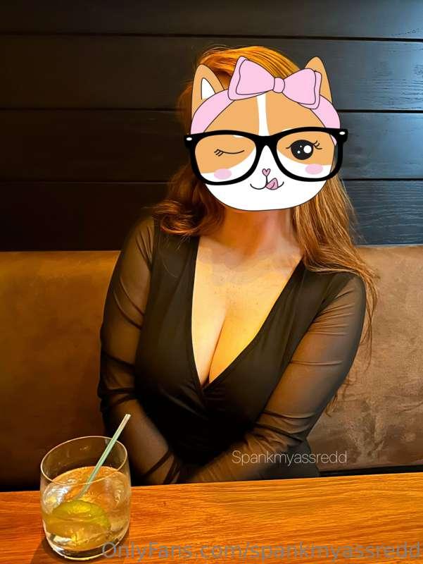 I asked my friend to take a pic of me at dinner 😋