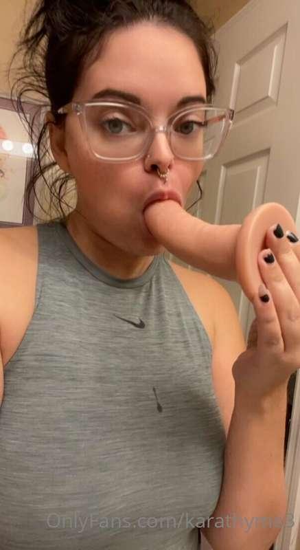 Watch me suck, gag, drool and squirt in your inbox right now..
