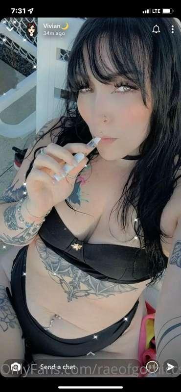 It’s pool season… who trying to get wet with me? 😘💦