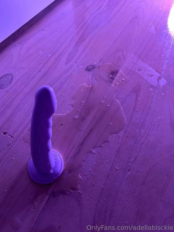 i’ve been a busy bee😈editing my hottest squirting video yet...