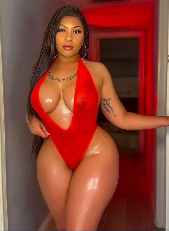 follow my friend @angel_lust and be her Valentines!!