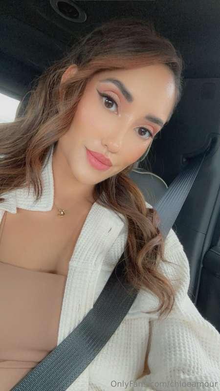 Woke up and it's so cold here in Vegas 🥶 Is it cold where yo..