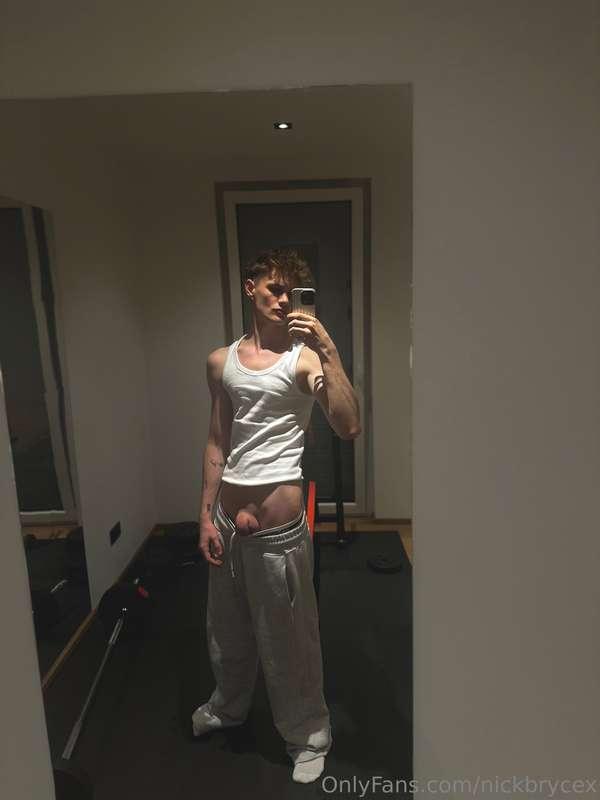 Can you see my dick?🫣