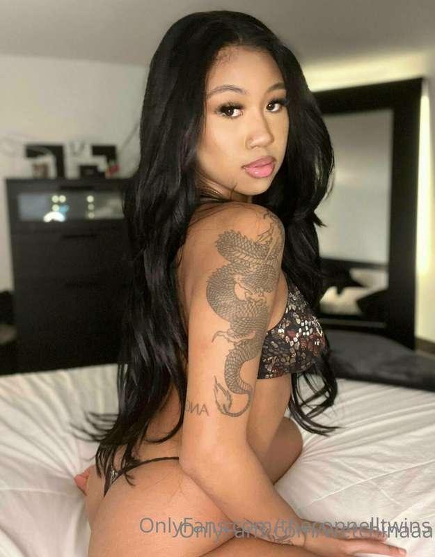 OMG sexy BABE @wetchinaaa is Japanese & black, first year ou..