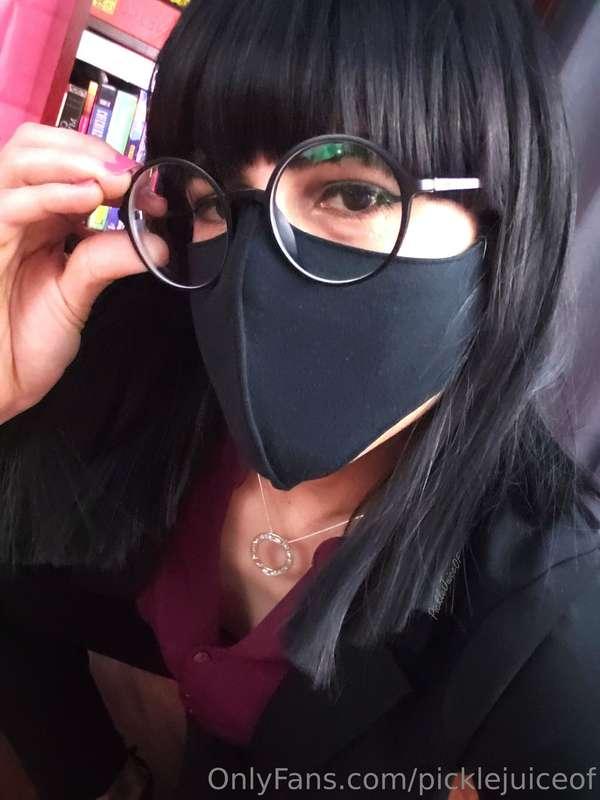 Gamer, musician, and booty bouncing aficionado. How may I be..