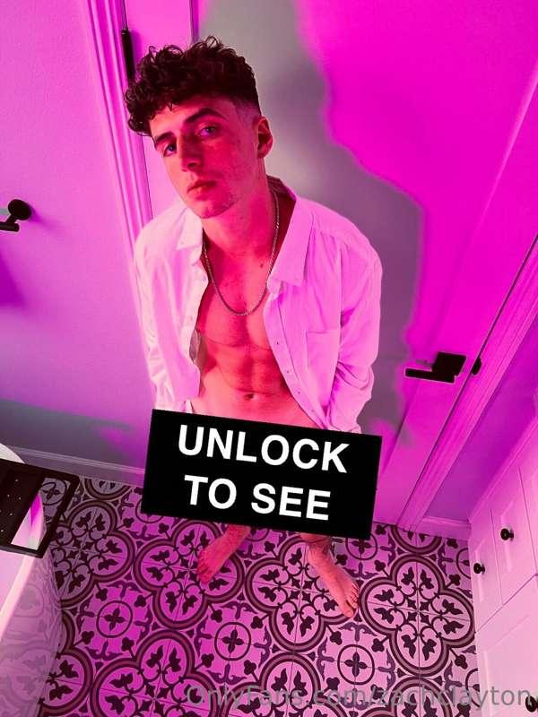 ICYMI: unlock to see daddy’s dick 🥵🍆