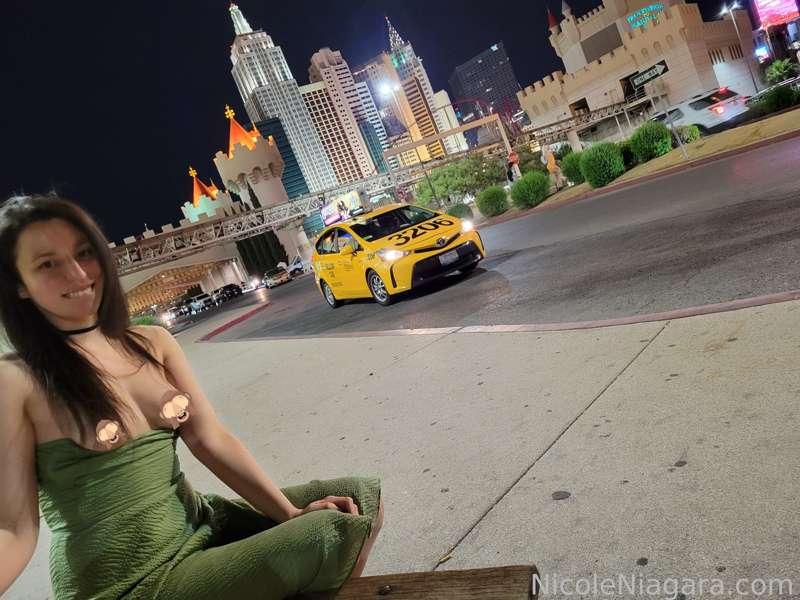 Flashing my tits in LV 


#Tease #flashing #smalltits #publicnudity #nicoleniagara