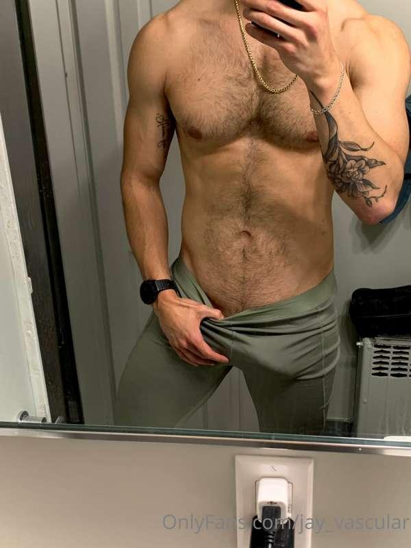 I wonder if my bulge is noticeable in these🤔 Want to see me ..