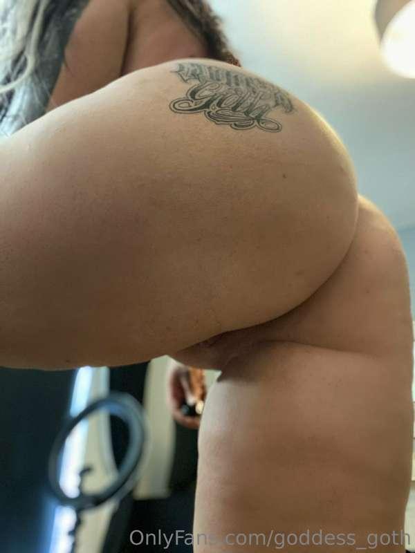 Have a peachy morning! 😈🍑