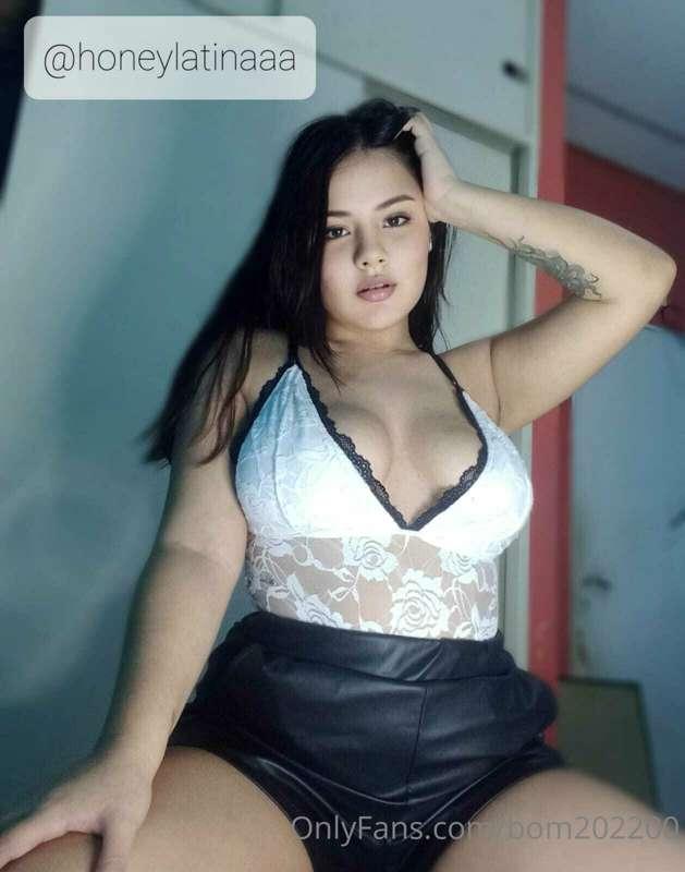 @honeylatinaaa
2 photos and 1 short video at $5 USD for toda..