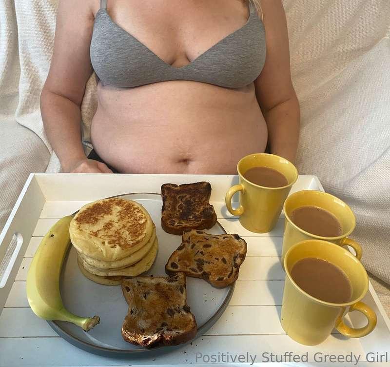 Part 1 - All day stuffing run down.Breakfast - 5 pancakes, 3..