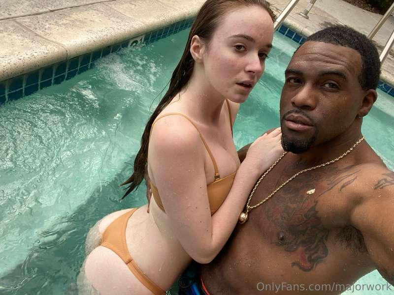 🔥HAZEL'S HOUSE WARMING!🔥 I saw this sexy slim blonde babe ge..