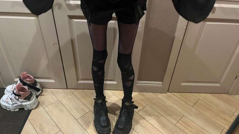 My legs make your dick hard??