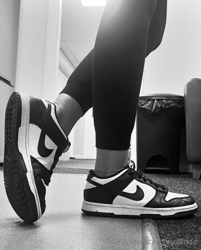 Anyone want these smelly panda dunks? 🖤😏