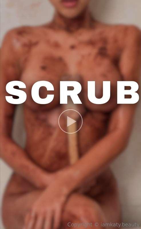 **Bathtub fun, join me for a naughty Body Scrub session! 🧴🧖‍..