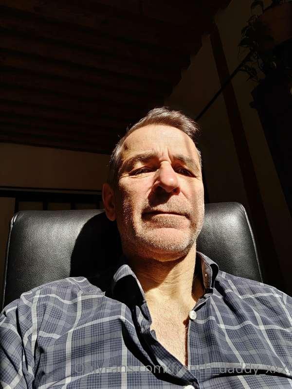 Sun is back in my office..☀️😜☀️