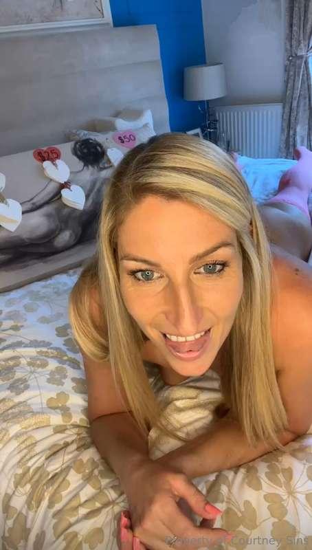 courtneysinsxo main image