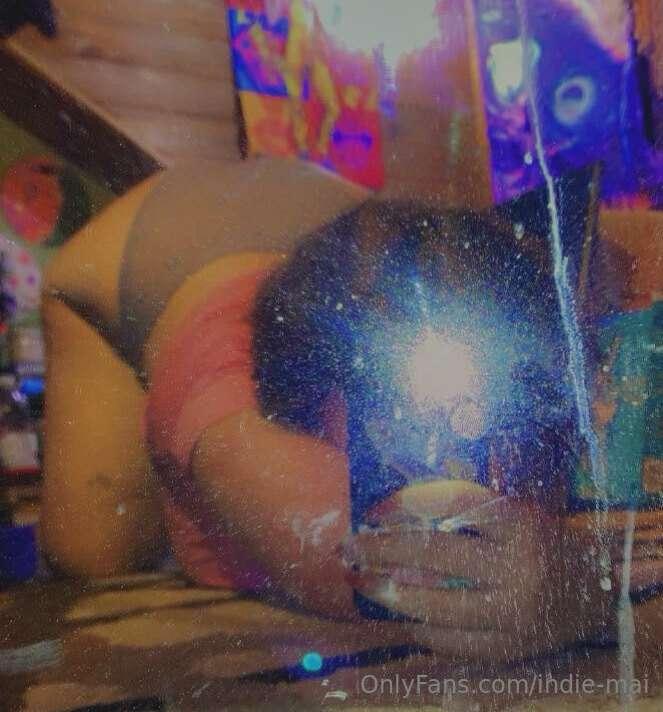 Do you like me in this position 🩷💜