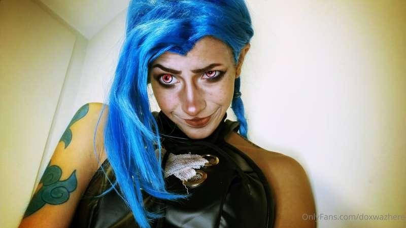 Hey babes! I was busy doing this full Jinx cosplay! Maybe I'..