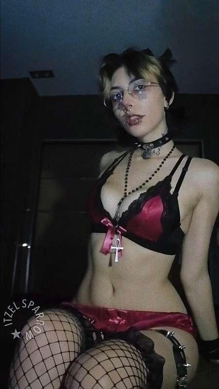 itzel2002 image #3